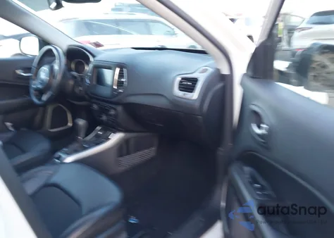 2019 Jeep Compass Latitude 4X4 from USA, damaged, VIN 3C4NJDBB6KT697057